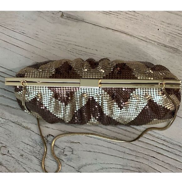 Vintage Whiting & Davis Gold Mesh Chevron Clutch Bag Evening Small Rectangle - Picture 12 of 13
